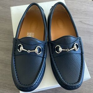 Gucci navy size 32 kids shoes